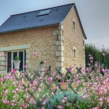 Le Moulin De Follet Panzió Fougeré Kültér fotó